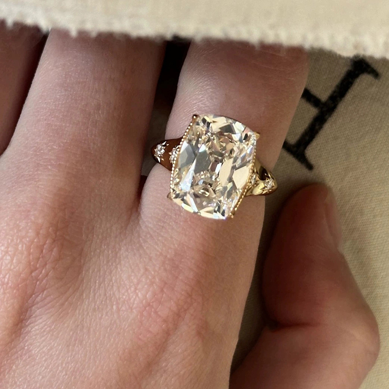 Wedding Superstar - Premium Yıldız Yüzük 10 Karat Zirkon